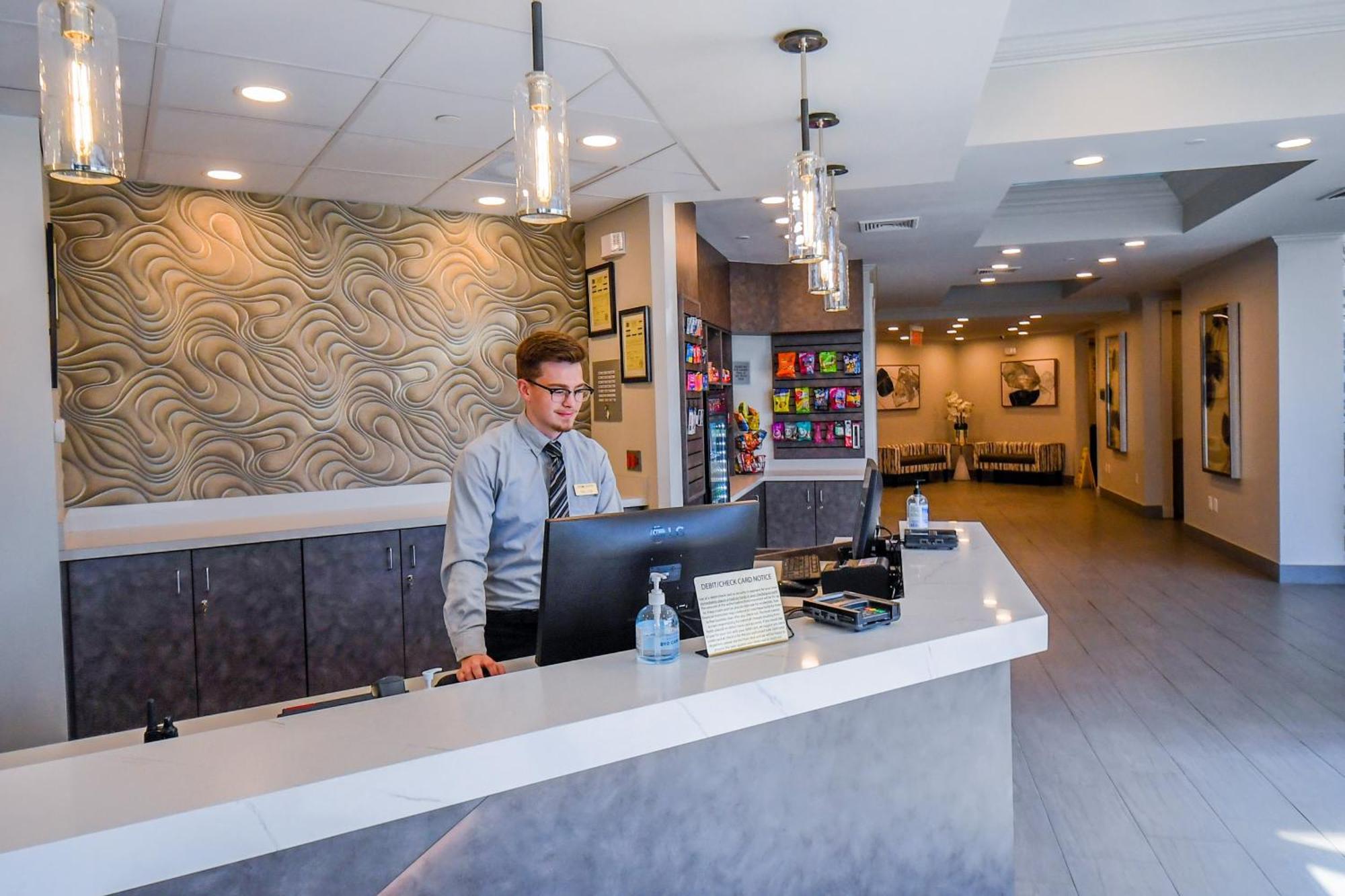 Euro-Suites Hotel Morgantown Zewnętrze zdjęcie