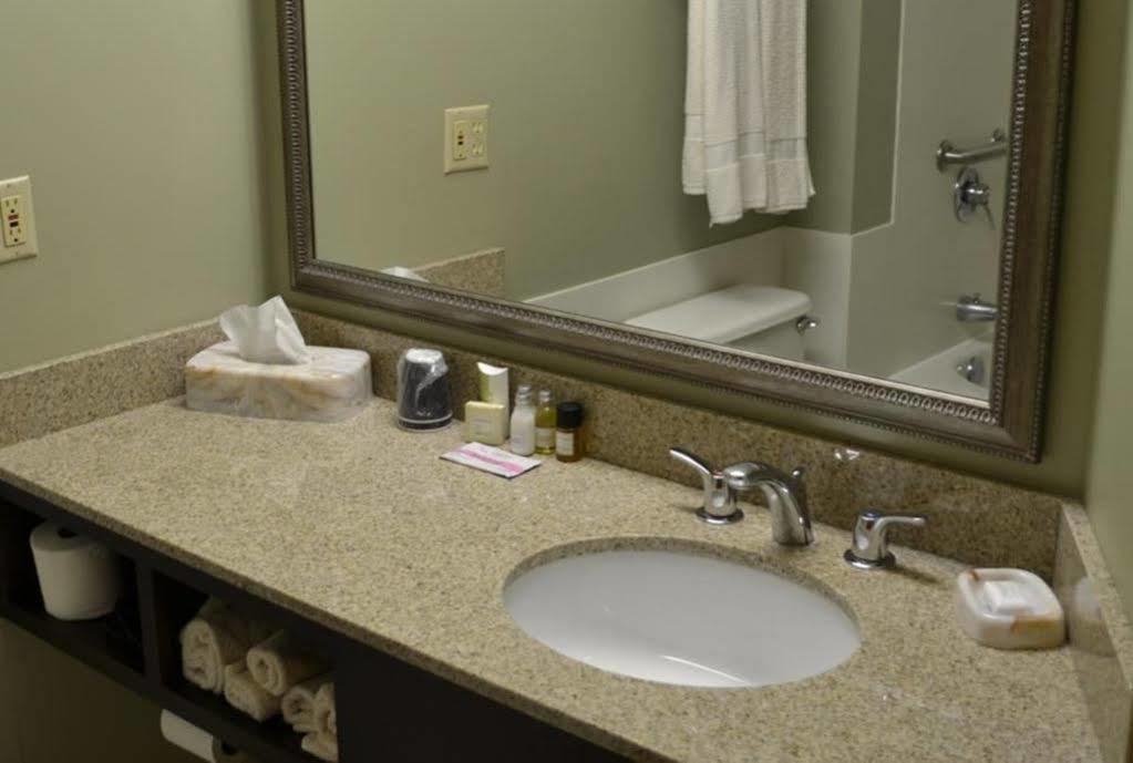 Euro-Suites Hotel Morgantown Zewnętrze zdjęcie